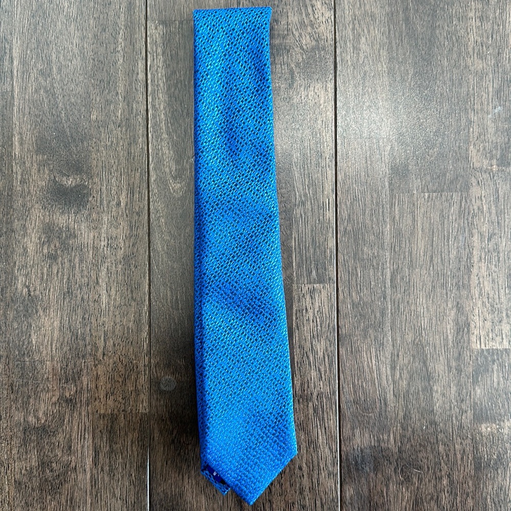 Blue tie